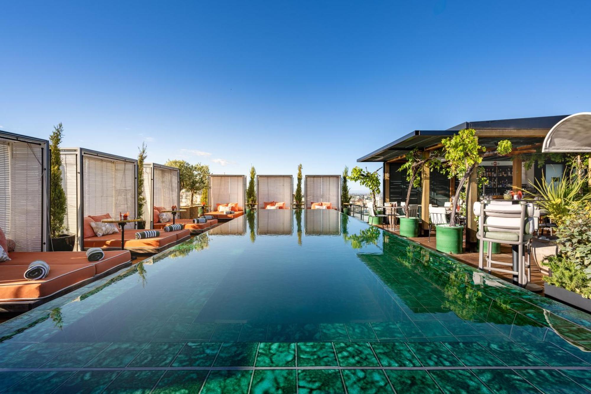 Bless Hotel Madrid - The Leading Hotels Of The World Экстерьер фото The rooftop pool at the hotel